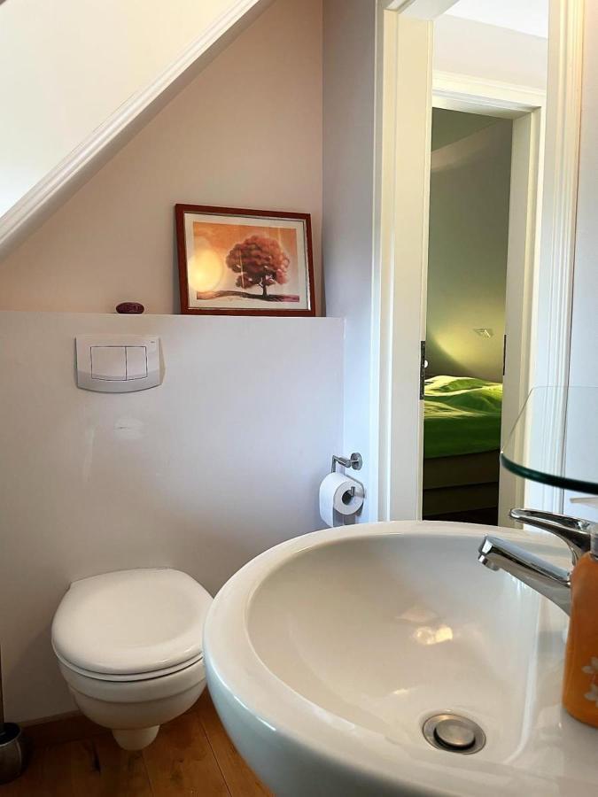 Das Puppenhaus, Reetdach, Sauna, Kamin, Eingezaeunt, Badewanne, Haustiere Willkommen Emmelsbüll-Horsbüll Exteriör bild
